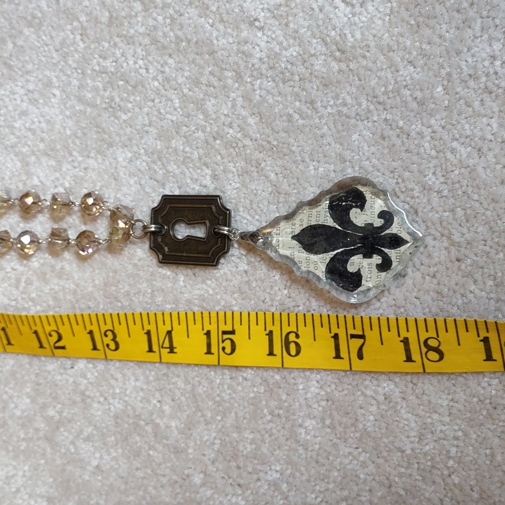 Pretty Necklace - Picture 5 of 5